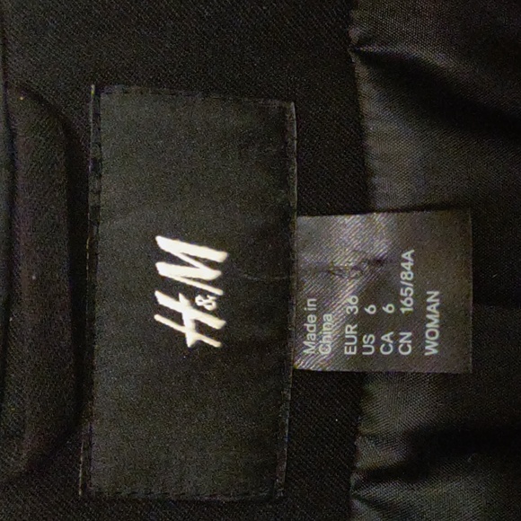 🟡 H&M | Black Cropped Blazer - Picture 3 of 3